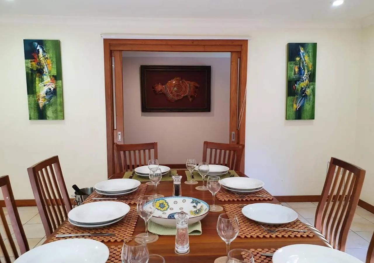 Artisan Spa Views 5 Bedrooms 4 Bathrooms Maleny 0*,