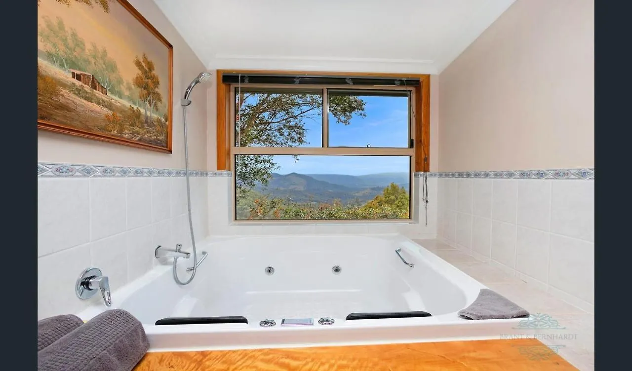 Artisan Spa Views 5 Bedrooms 4 Bathrooms Maleny Vakantiehuis