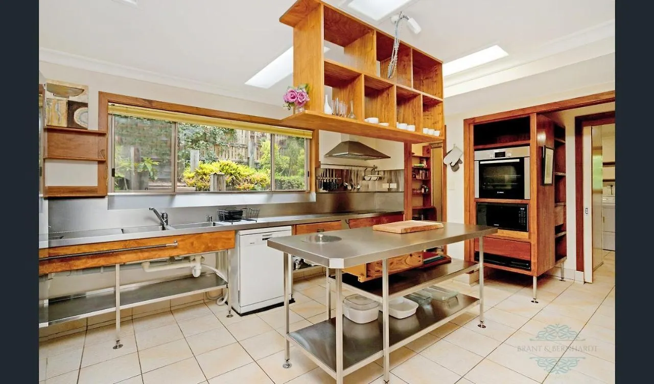 Vakantiehuis Artisan Spa Views 5 Bedrooms 4 Bathrooms Maleny