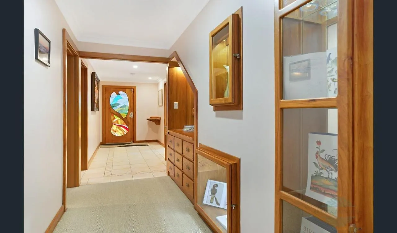 Vakantiehuis Artisan Spa Views 5 Bedrooms 4 Bathrooms Maleny