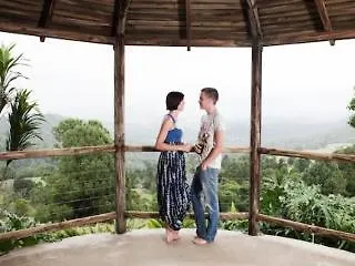 Vakantiehuis Artisan Spa Views 5 Bedrooms 4 Bathrooms Maleny Australië