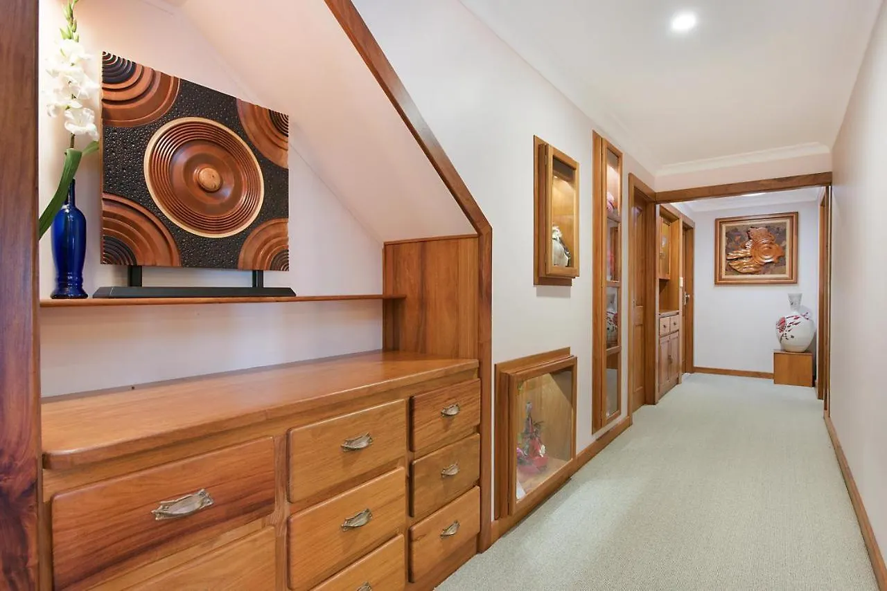 Artisan Spa Views 5 Bedrooms 4 Bathrooms Maleny Holiday home