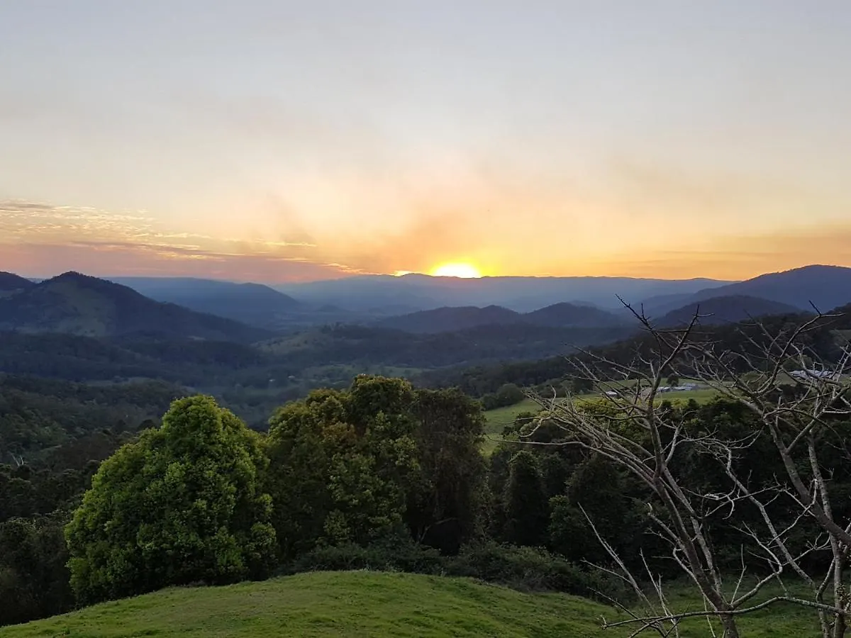 Artisan Spa Views 5 Bedrooms 4 Bathrooms Maleny 0*,