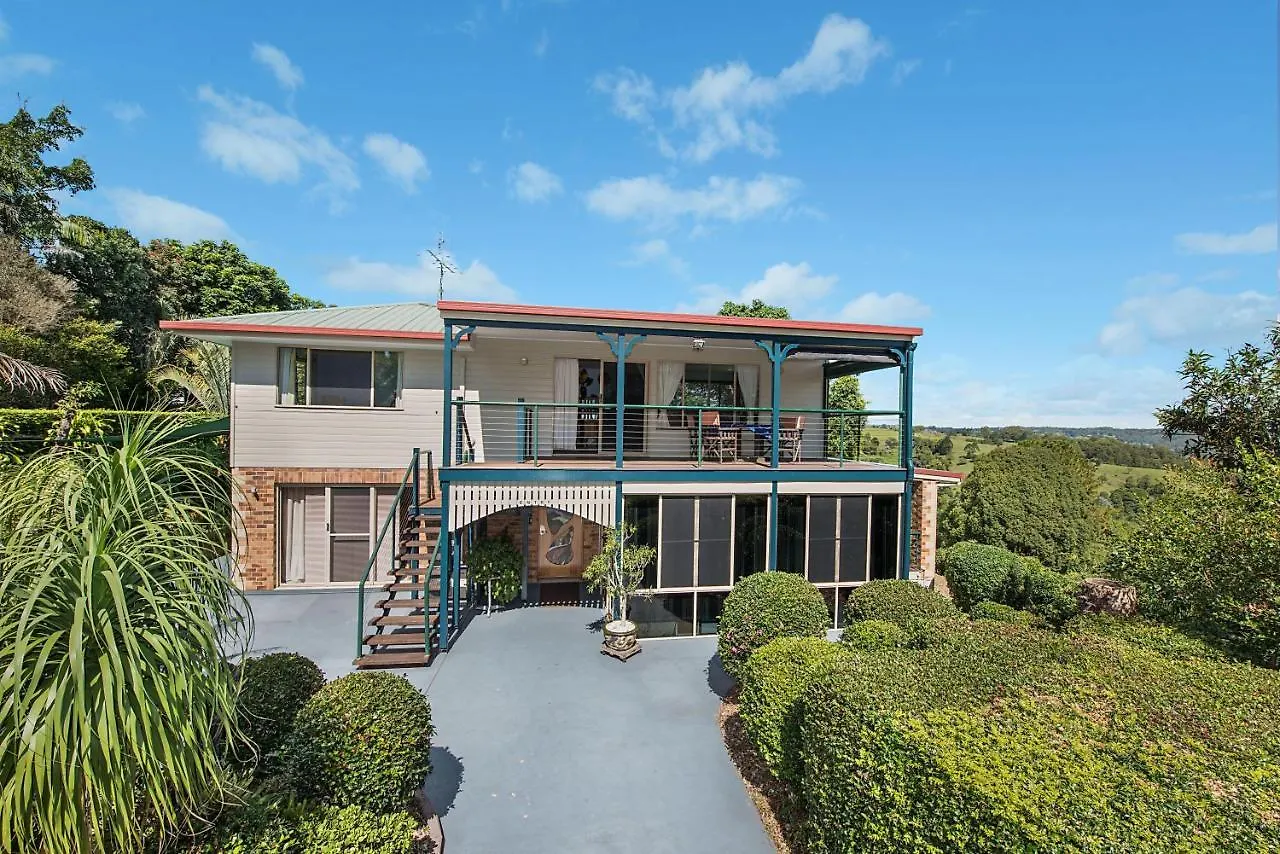 Holiday home Artisan Spa Views 5 Bedrooms 4 Bathrooms Maleny Australia