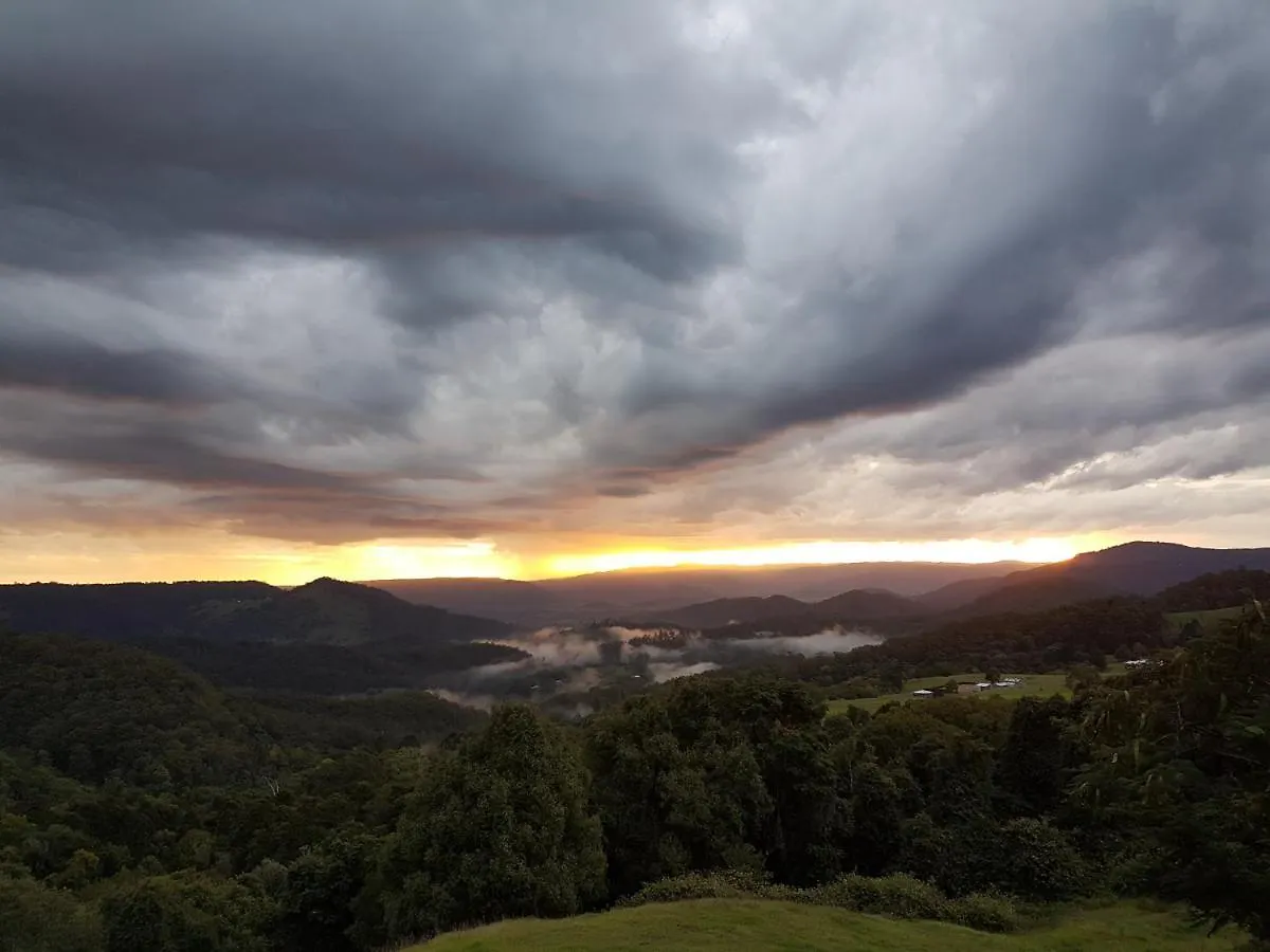 Artisan Spa Views 5 Bedrooms 4 Bathrooms Maleny Australia