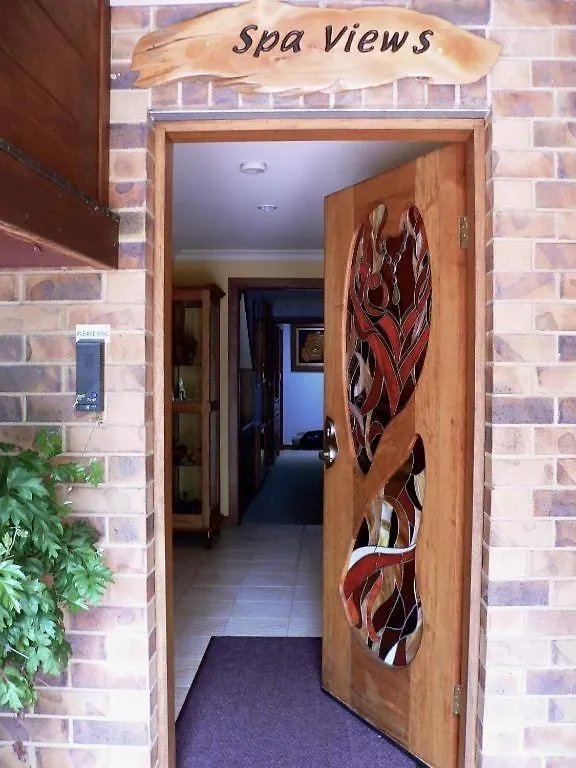 Holiday home Artisan Spa Views 5 Bedrooms 4 Bathrooms Maleny Australia