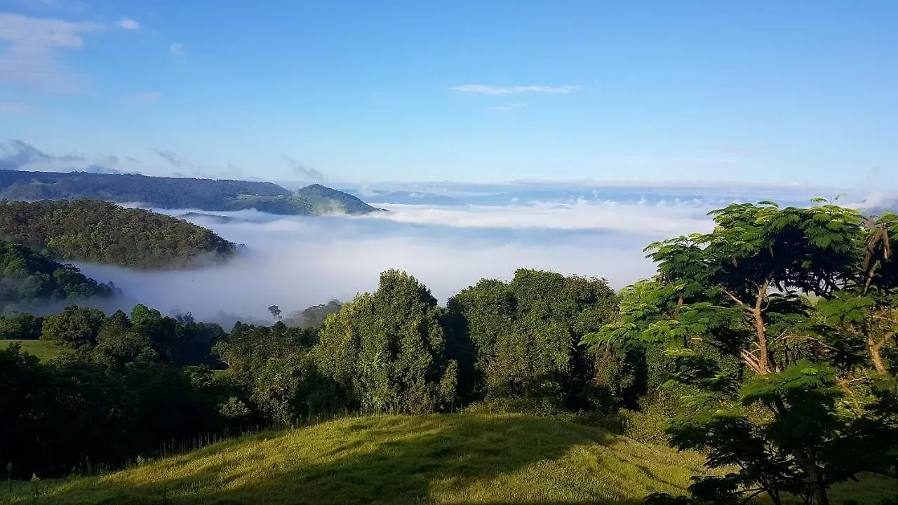 Artisan Spa Views 5 Bedrooms 4 Bathrooms Maleny