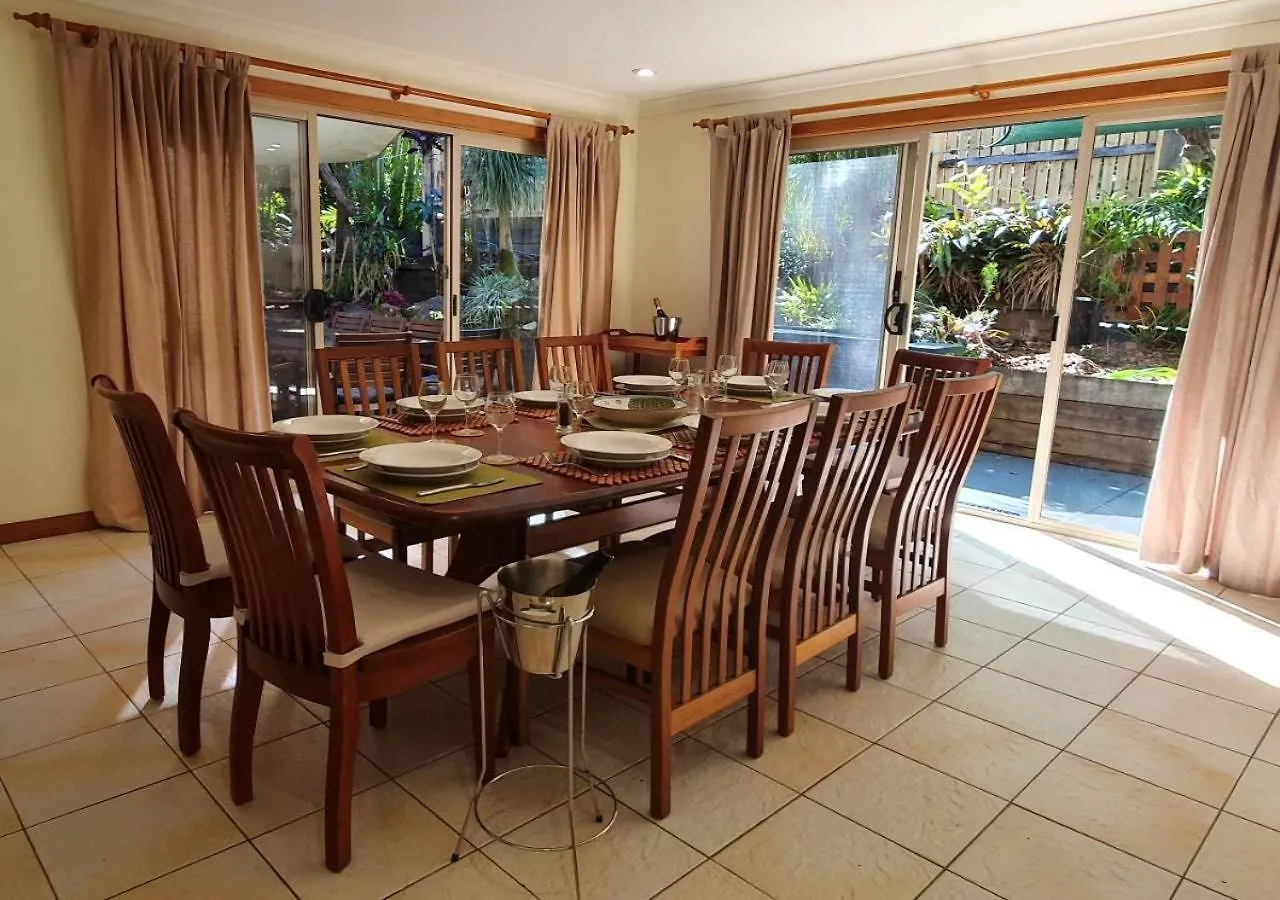 Holiday home Artisan Spa Views 5 Bedrooms 4 Bathrooms Maleny