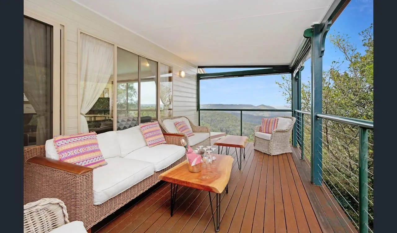Artisan Spa Views 5 Bedrooms 4 Bathrooms Maleny