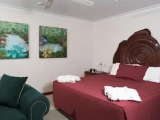 Artisan Spa Views 5 Bedrooms 4 Bathrooms Maleny Holiday home