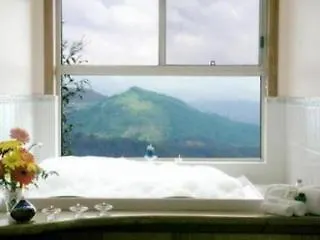 Artisan Spa Views 5 Bedrooms 4 Bathrooms Maleny Holiday home