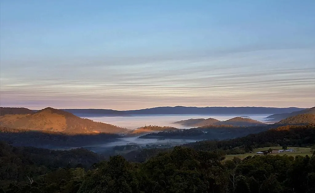 Holiday home Artisan Spa Views 5 Bedrooms 4 Bathrooms Maleny Australia