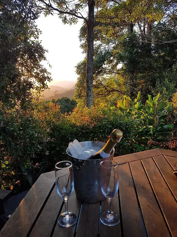 Artisan Spa Views 5 Bedrooms 4 Bathrooms Maleny