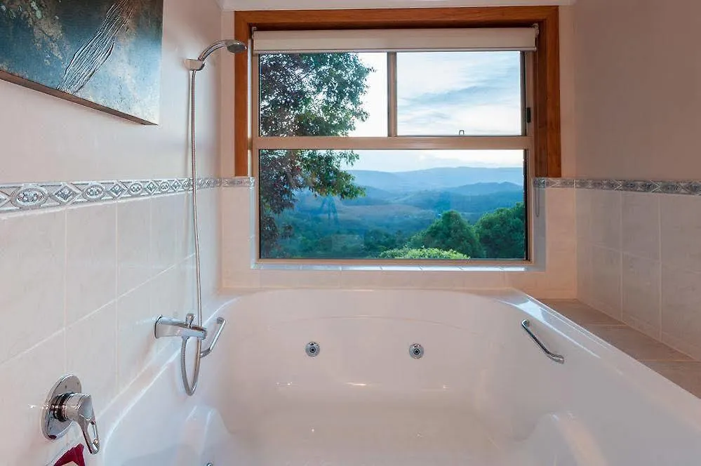 Holiday home Artisan Spa Views 5 Bedrooms 4 Bathrooms Maleny